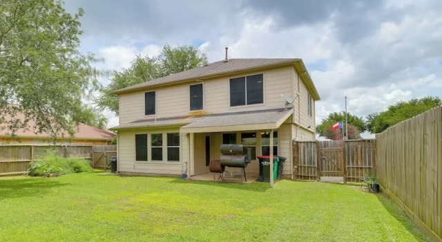 Коттедж 7 Mi to Downtown Baytown: Spacious Home w/ Yard