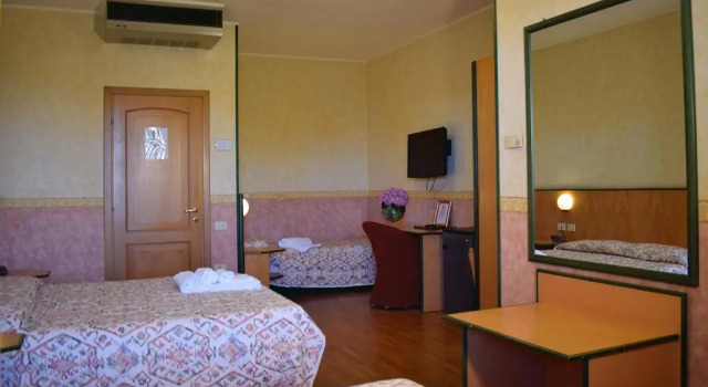 Hotel Baffo Rosso, Prenota Hotel Corropoli Abruzzo