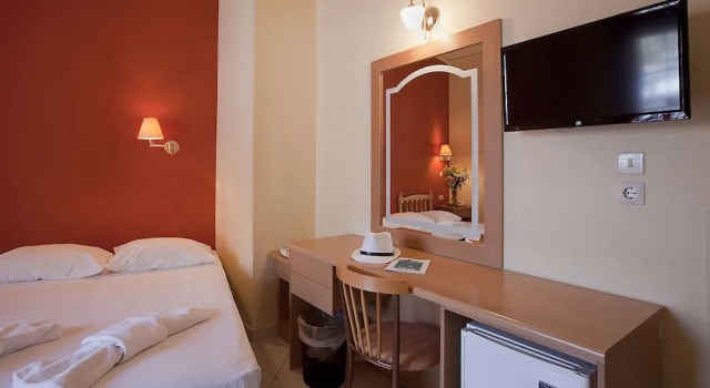 Семейный номер Standard с балконом Epidavria Hotel