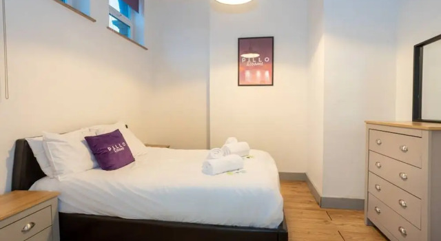 Unique 1 Bedroom Apartment by Pillo Rooms, Varaa Huoneisto Asunnot kohteessa Merseyside, Huoneisto