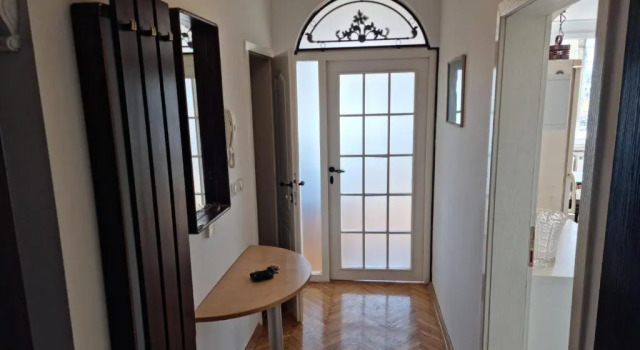 Apartament Risto Apartment