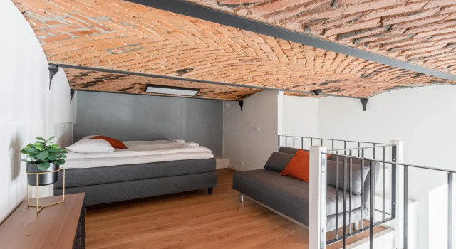 2ndhomes Tampere "Klingendahl" Apartment - Historical Apt with Sauna & Free Parking, Забронировать Апартаменты/квартира Апартаменты Тампере, рядом с Plevna Movie Theater Complex, Апартаменты/квартира