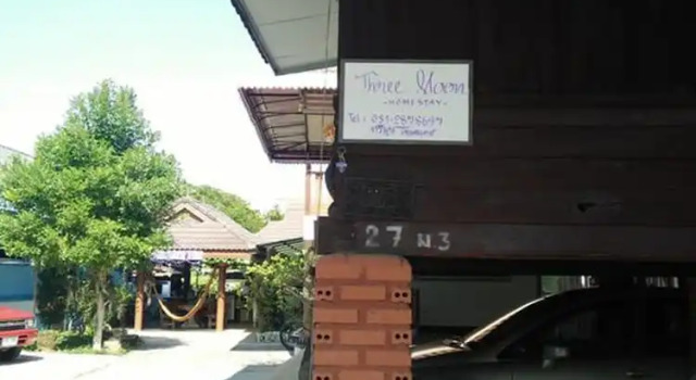 Three Moons Homestay