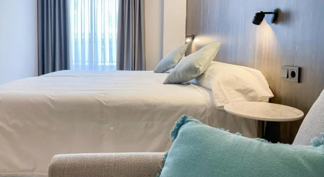 Hotel Quatre Llunes