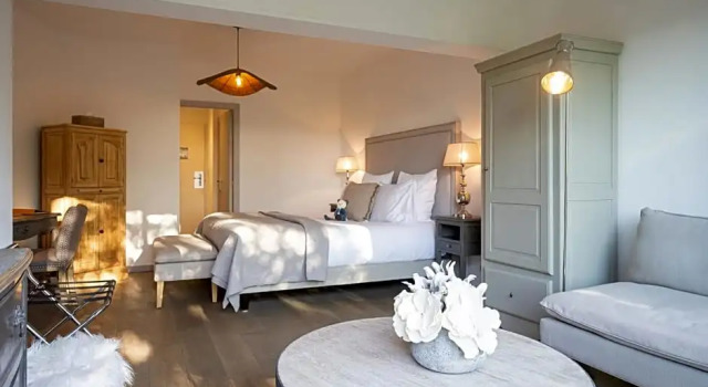 Номер Comfort Hôtel Font Mourier