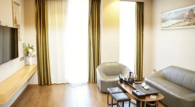 Люкс Deluxe Vienna International Hotel