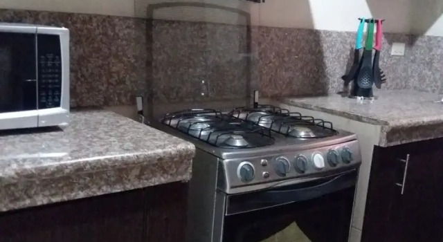 Номер Business Suites de Lujo en Urdesa Norte