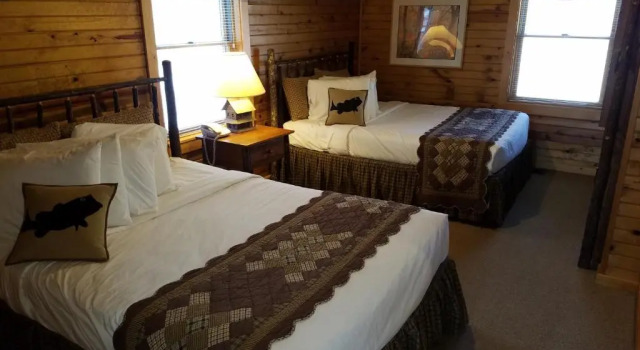Люкс Potawatomi Inn & Cabins