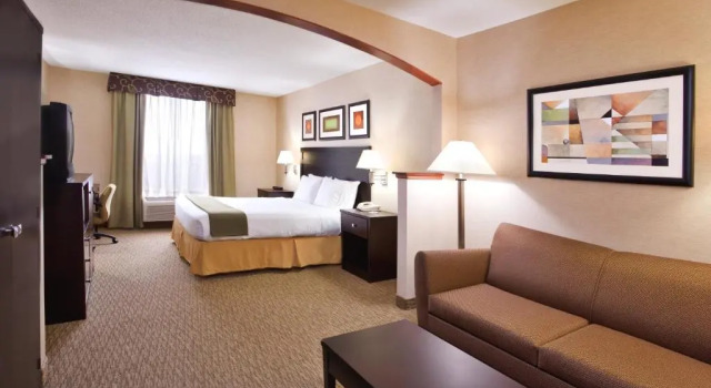 Люкс Holiday Inn Express Hotel & Suites Cleveland-Streetsboro by IHG