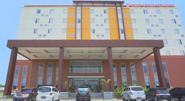 RedDoorz Plus At Grand Sayang Park Hotel Makassar, Prenota Hotel Makassar 