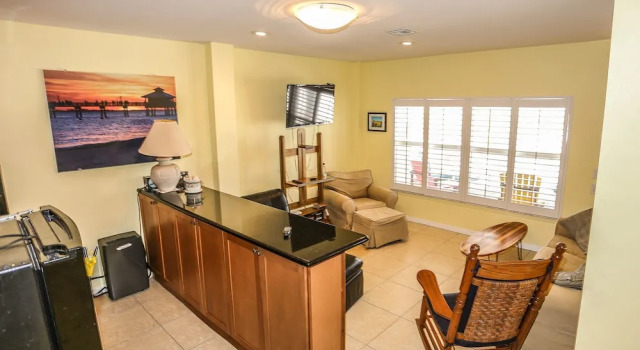 8170 Estero