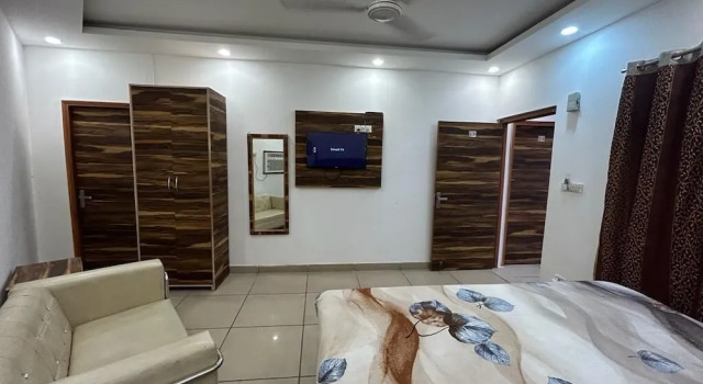 Khanak Inn, Забронировать Отель Нойда штат Уттар-Прадеш