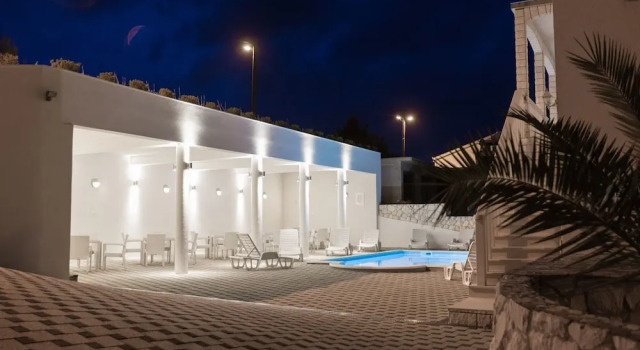 Apartments Nikola, Buchen Sie Ferienwohnung Hotels in Gespanschaft Split-Dalmatien mit Pool, Schwimmbad