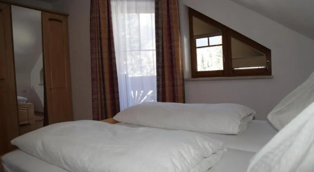 Appartementhaus Sabine, Rezerwuj Hotel Hotele w Karyntia z parkingiem, Parking