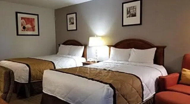Четырёхместный номер Standard Rodeway Inn San Marcos
