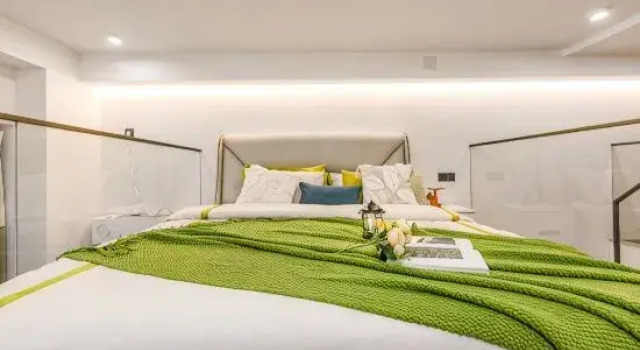 Люкс Qingcheng Homestay (Kunming Xinying New City Bailong Road Subway Station Branch)