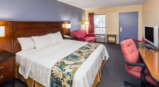 Номер Standard Days Inn by Wyndham Walterboro