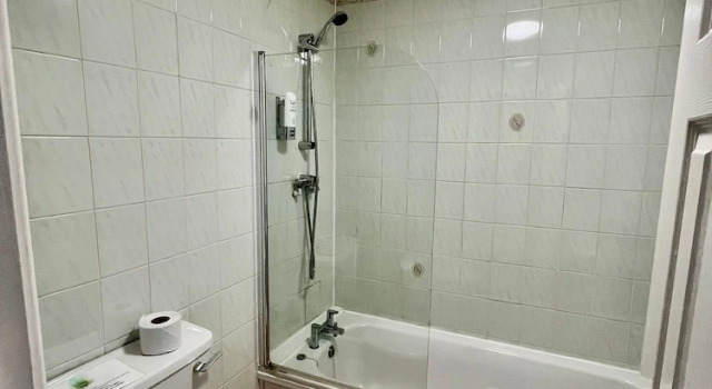 Трёхместный номер Classic Whites Hotel