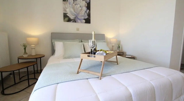 Angie s Serenity Apartment, Rezerwuj Apartament Hotele w Saronic Islands z parkingiem, Parking