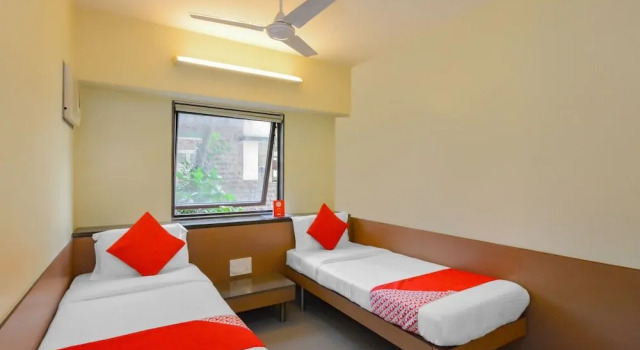OYO 18803 Smart Inn, Book Hotel Hoteller i Deccan med parkering, Parkering