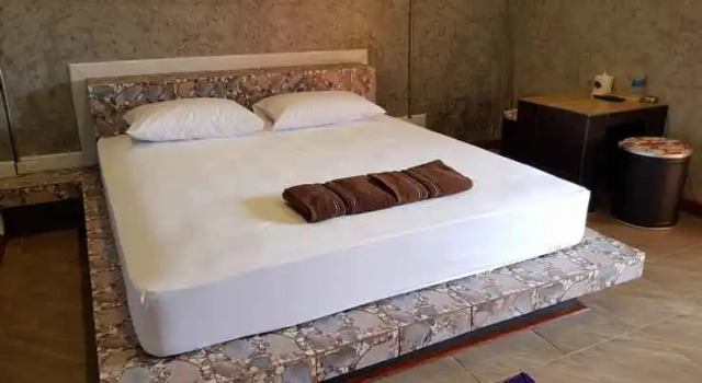 Relax House Ratchaburi, Rezervovat Vila Hotely v Wang Manao s parkováním, Parkování