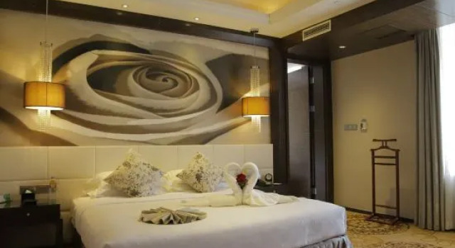Люкс Deluxe с видом на озеро Central Hotel
