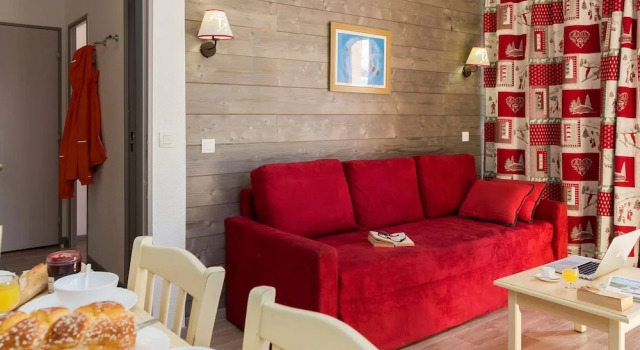 Apartment with a balcony or terrace near the piste