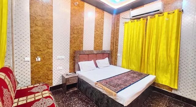 Номер Deluxe Hotel Namo Ji Palace Ayodhya
