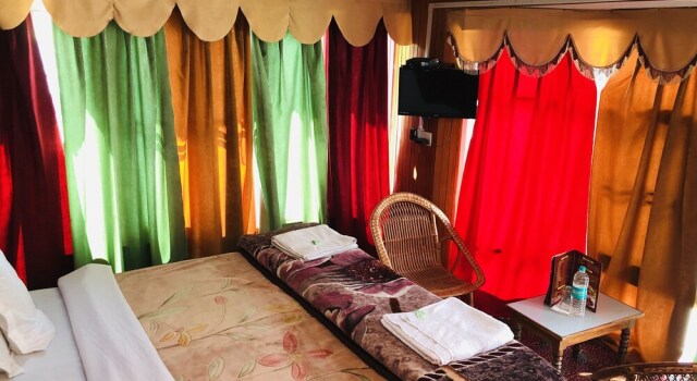 Hotel Glacier Heights