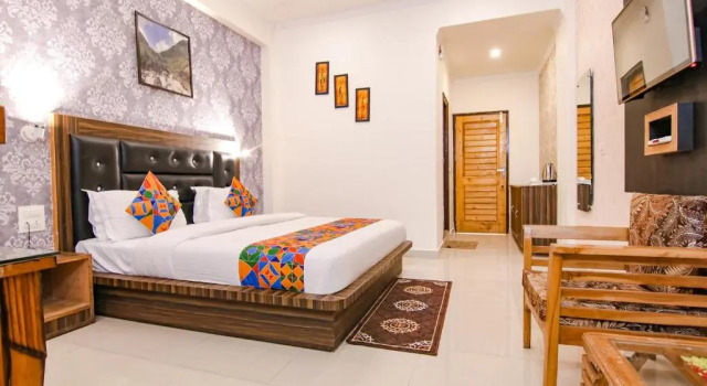 Люкс FabHotel Rakus Place