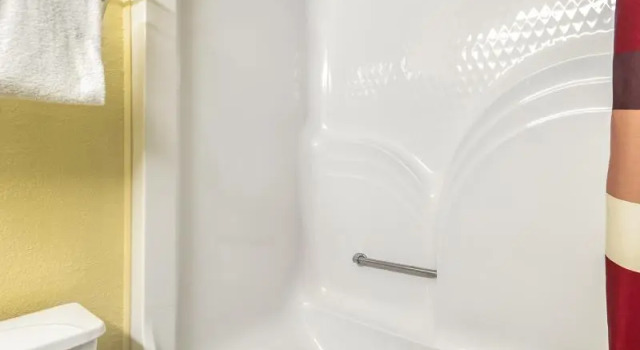 Четырёхместный номер Standard Americas Best Value Inn Donaldsonville