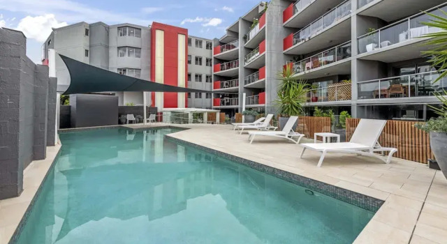 Коттедж Studio With Balcony Access in Central Bowen Hills