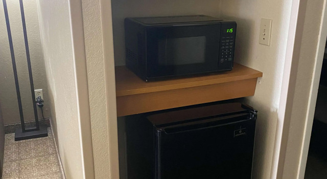Четырёхместный люкс Comfort Suites Peoria I-74