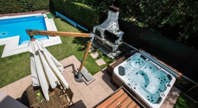 Laura's Holiday House on Como Lake, Book Hotel Valbrona Como