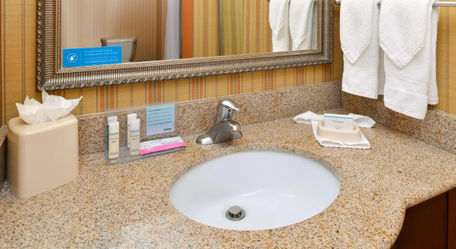 Номер Standard Hampton Inn & Suites - Coors Road