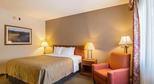 Номер Standard Quality Inn Fresno Yosemite Airport