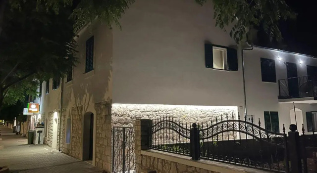Апартаменты Tisno Central Apartments