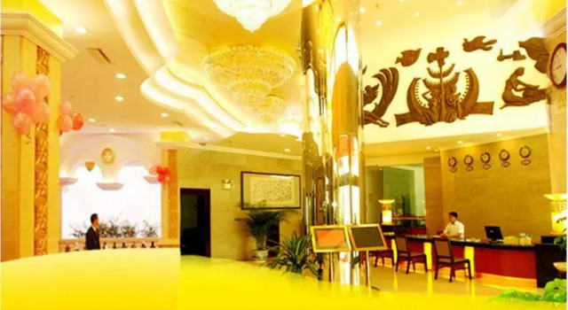 Kunming Landmark Hotel, Rezerwuj Hotel Hotele w Kunming z parkingiem, Parking