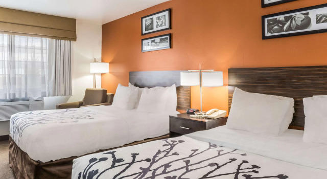 Четырёхместный номер Standard Sleep Inn & Suites North Liberty - Liberty City