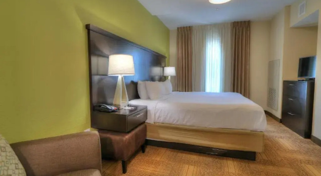 Двухместный номер Standard c 1 комнатой Staybridge Suites Knoxville West by IHG