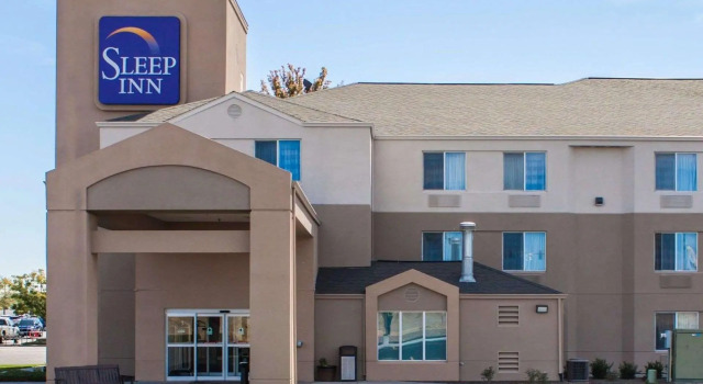 Четырёхместный номер Standard Sleep Inn Ontario