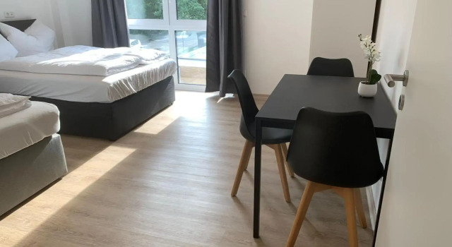AT-Rooms, Book Hotel Döhren Hannover