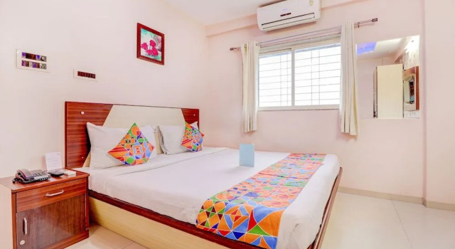 FabHotel Crystal Court Inn