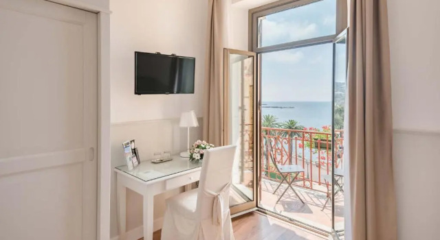 Двухместный номер с видом на море Miramare Hotel