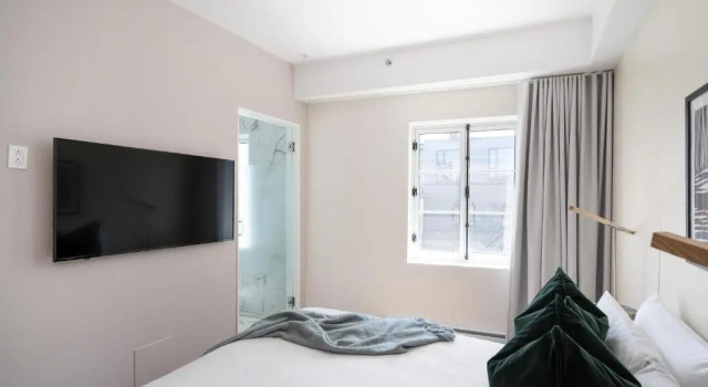 Номер Standard Sonder by Marriott Bonvoy La Galerie