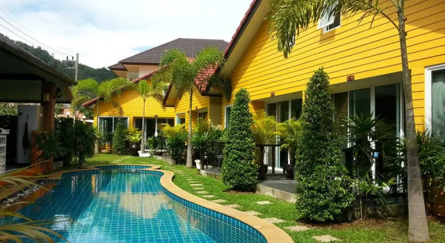 Люкс с 2 комнатами Lemon Tree Naturist Resort Naiharn Beach Phuket