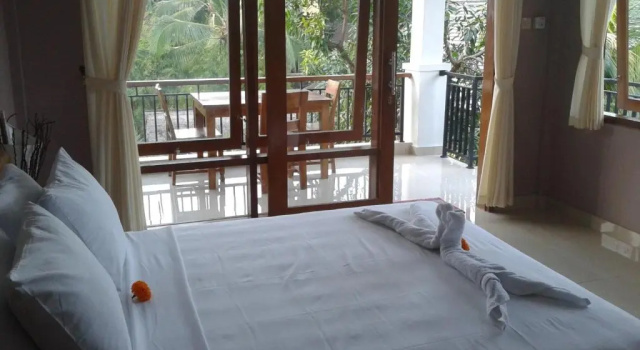 Трёхместный номер Standard с балконом Mandia Bungalows