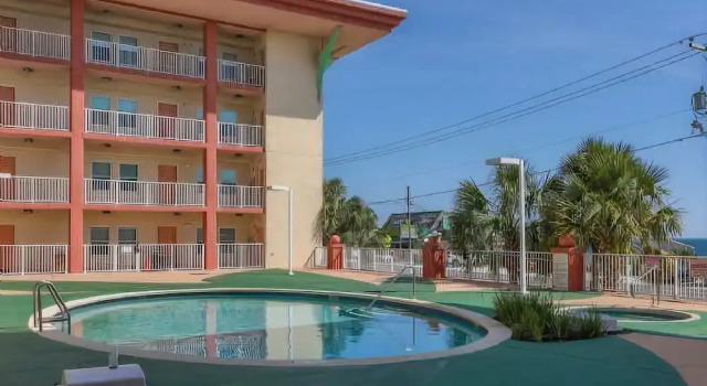 Paradise Shores 103