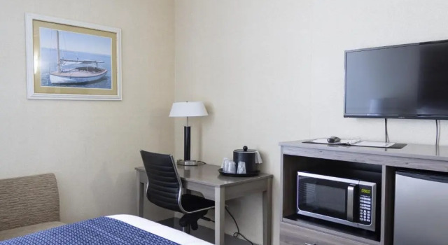 Четырёхместный номер Standard Seaport Resort and Marina