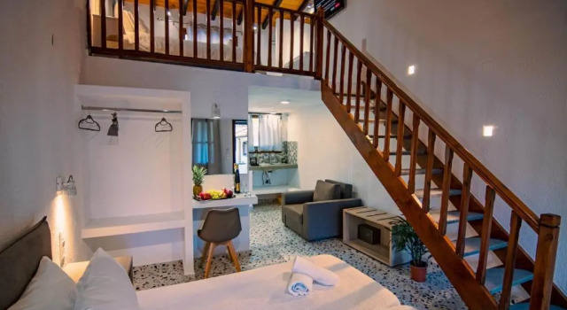 Elizabeth Studios, Prenota Hotel Kolios Skiathos